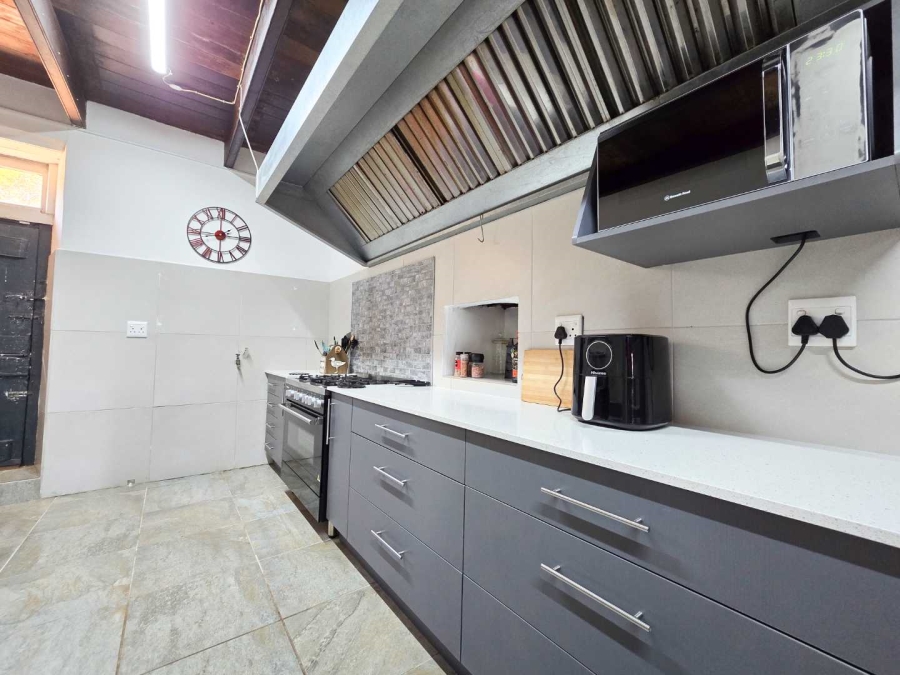 8 Bedroom Property for Sale in Stilbaai Oos Western Cape